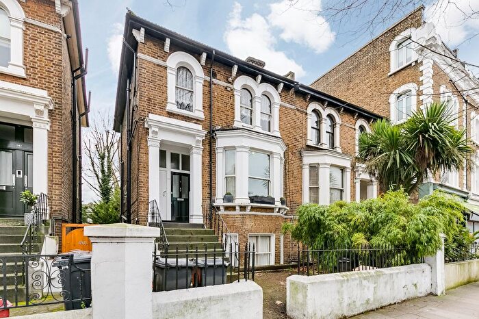 2 Bedroom Flat For Sale In Chiswick High Road, Gunnersbury, W4
