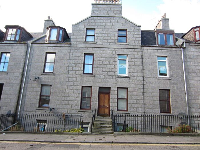 2 Bedroom Flat To Rent In Crown Street, Aberdeen, AB11