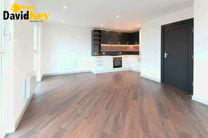 1 Bedroom Flat To Rent In Fairfield Avenue, Staines, TW18