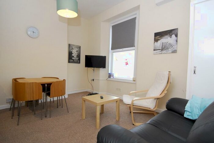 2 Bedroom Property To Rent In Radnor Street, Flat A, PL4