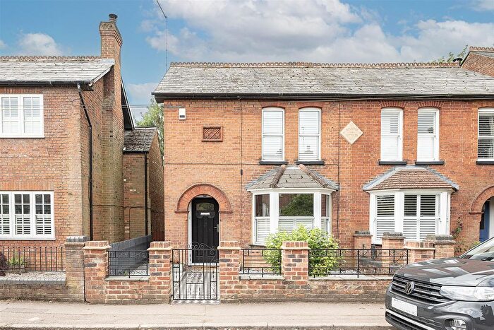 3 Bedroom Semi-Detached House For Sale In High Street, Kimpton, Hitchin, SG4