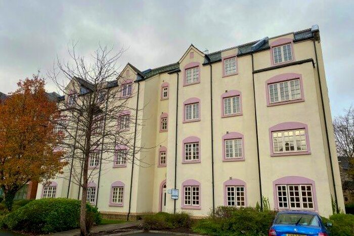 2 Bedroom Flat To Rent In Hadfield Close, Manchester, M14