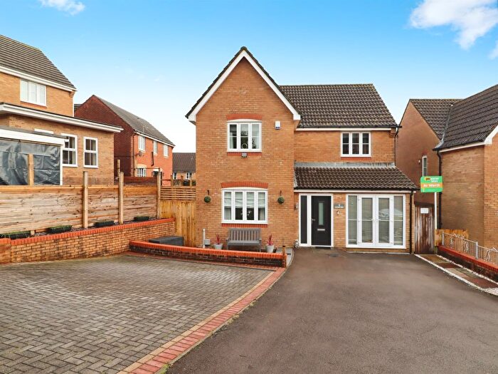 4 Bedroom Detached House For Sale In Cedar Way, Tonyrefail, Porth, CF39