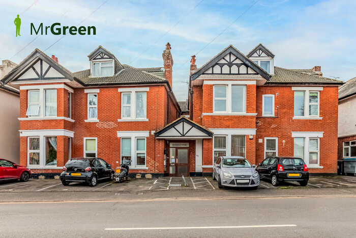 2 Bedroom Apartment To Rent In Southbourne Road, Bournemouth, BH6