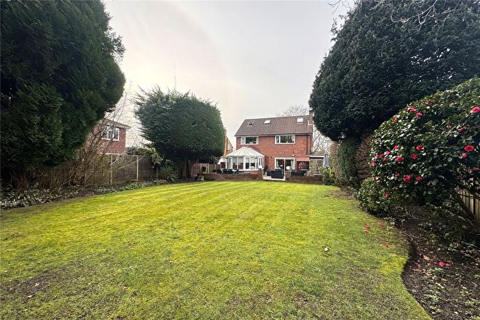 4 Bedroom Detached House For Sale In Prospect Road, Farnborough, Hampshire, GU14