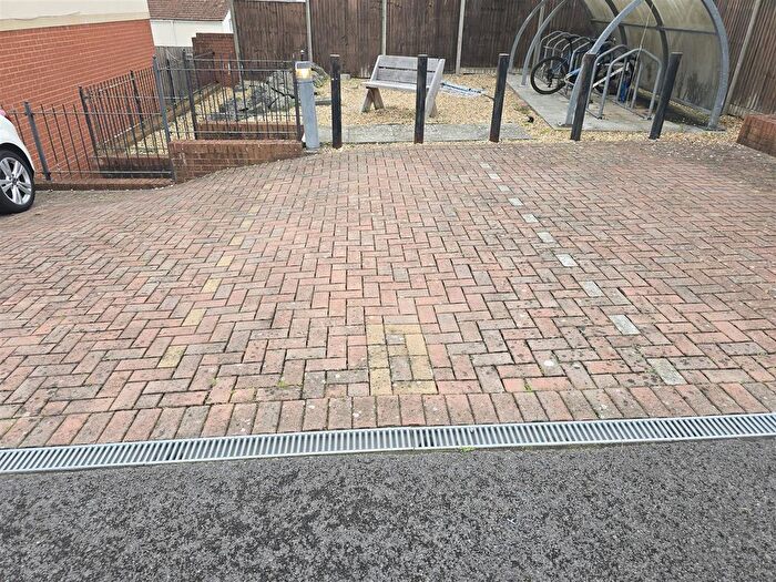 1 Bedroom Flat For Sale In King Johns Road, Kingswood, BS15