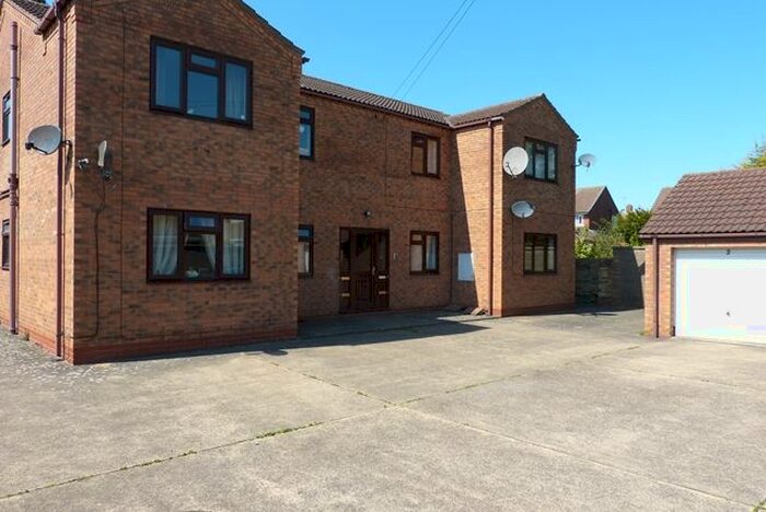 2 Bedroom Flat To Rent In Ancaster Court, Scunthorpe, DN17