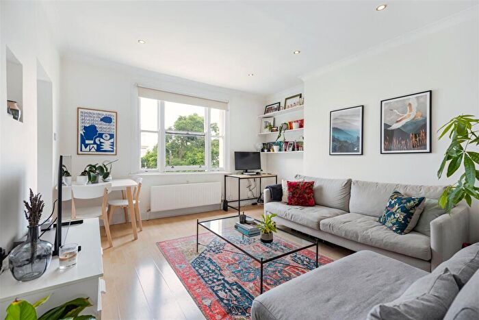 2 Bedroom Flat To Rent In Abbey Road, South Hampstead, NW6
