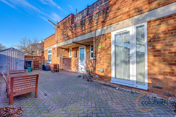 1 Bedroom Maisonette For Sale In Elm Green, Basildon, SS13