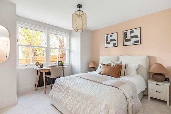 3 Bedroom Flat For Sale In Evergreen Place, SE23