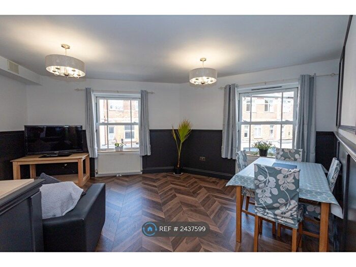 2 Bedroom Flat To Rent In Pelham Road, Southsea, PO5