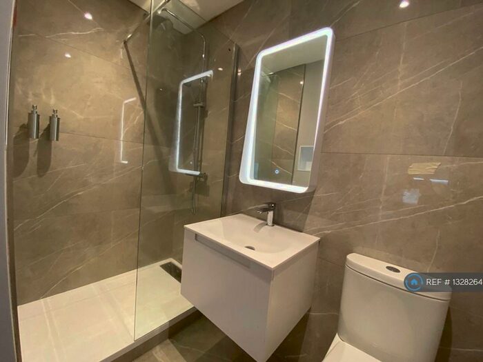 1 Bedroom Flat To Rent In Churchill Way, Macclesfield, SK11