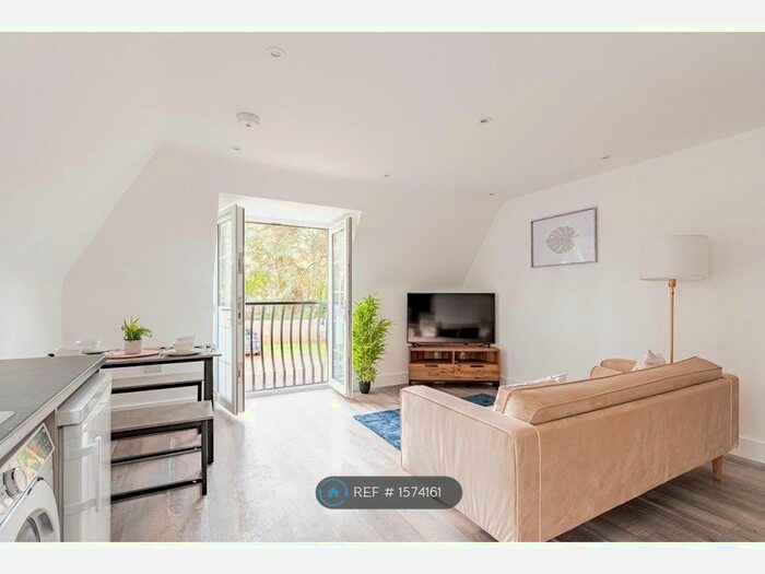 2 Bedroom Flat To Rent In West Parley, West Parley, Ferndown, BH22