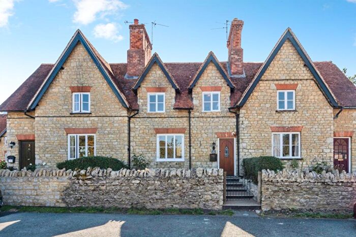 3 Bedroom Terraced House For Sale In Lower Weald, Calverton, Milton Keynes, MK19