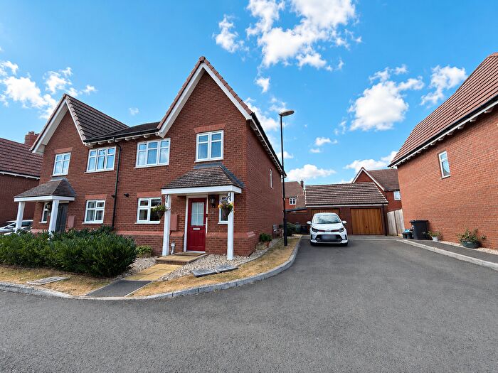 4 Bedroom Semi-Detached House To Rent In Welby Close, Swindon, SN25
