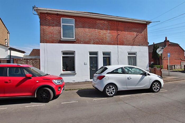 2 Bedroom End Of Terrace House To Rent In Gordon Road, Fareham, PO16