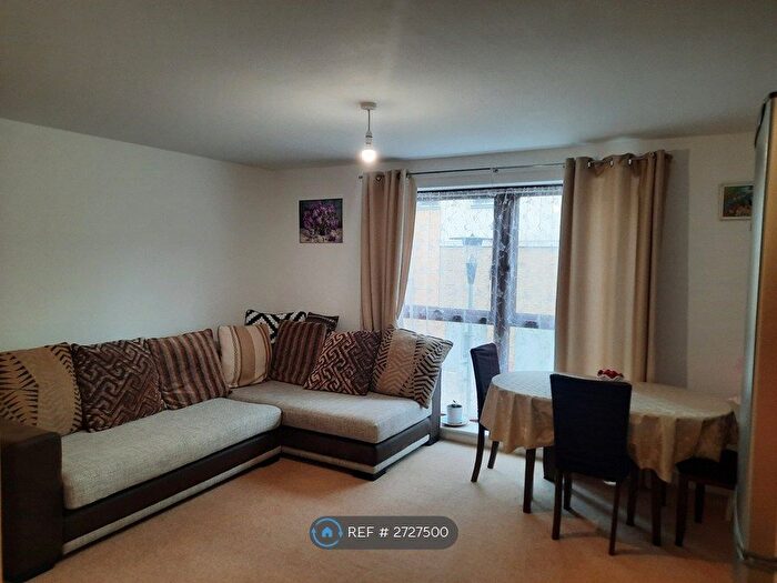 1 Bedroom Flat To Rent In Coombe Way, Farnborough, GU14