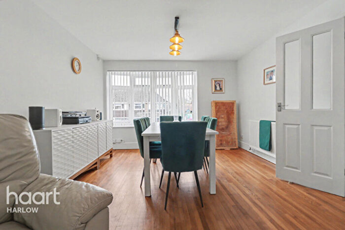 3 Bedroom Semi Detached House For Sale In Watersmeet, Harlow, CM19