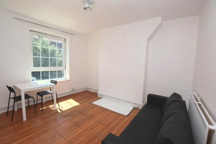 3 Bedroom Flat To Rent In Law Street, London, SE1