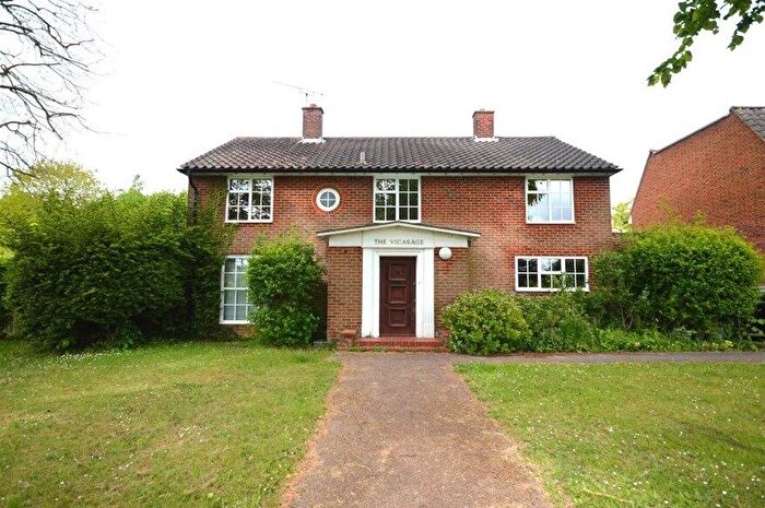 5 Bedroom House To Rent In Parkway, Welwyn Garden City, AL8