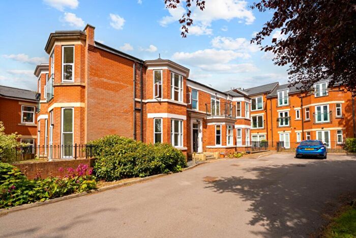 2 Bedroom Flat For Sale In The Hall, Allerton Hill, Chapel Allerton, Leeds, LS7