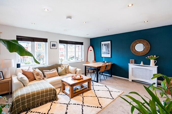 2 Bedroom Maisonette For Sale In Caraway Place, Wallington, SM6