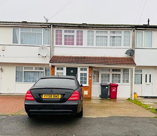 3 Bedroom Property For Sale In Tintern Close, Slough, SL1