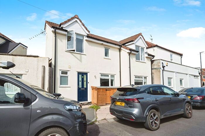 3 Bedroom Detached House For Sale In Sandhurst Road, Brislington, Bristol, BS4