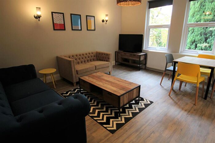 2 Bedroom Apartment To Rent In Cardigan Road, Hyde Park, Leeds, LS6