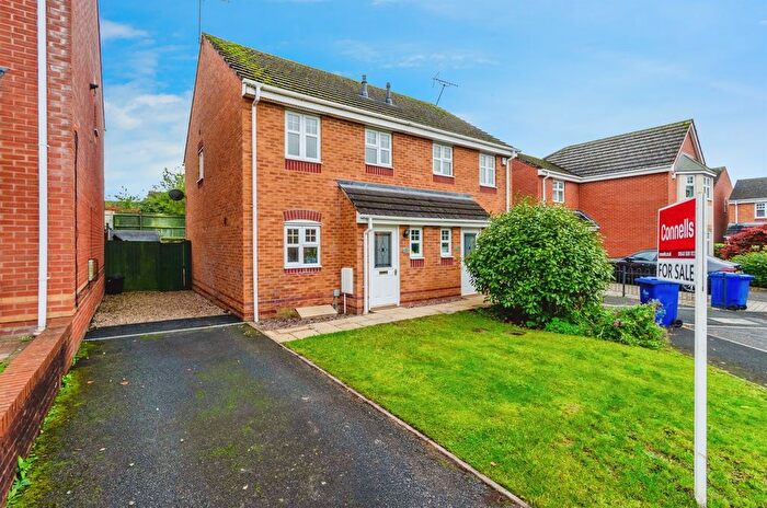 3 Bedroom Semi-detached House For Sale In Haymaker Way, Wimblebury, Cannock, WS12