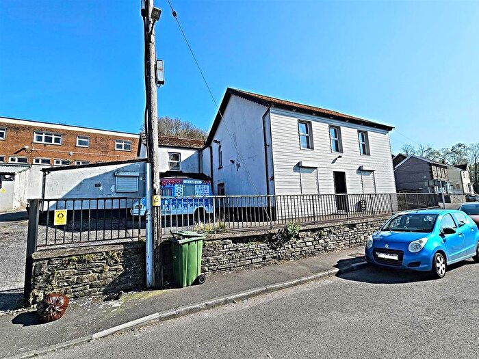 Detached House For Sale In Coedpenmaen Close, Pontypridd, CF37