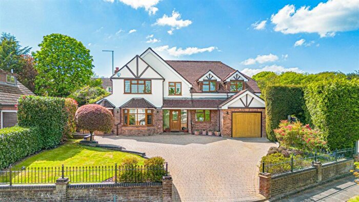 5 Bedroom Detached House For Sale In Bradgate, Cuffley, EN6