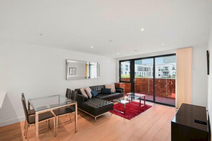 2 Bedroom Apartment For Sale In Kensington Apartments, Commercial Street, E1