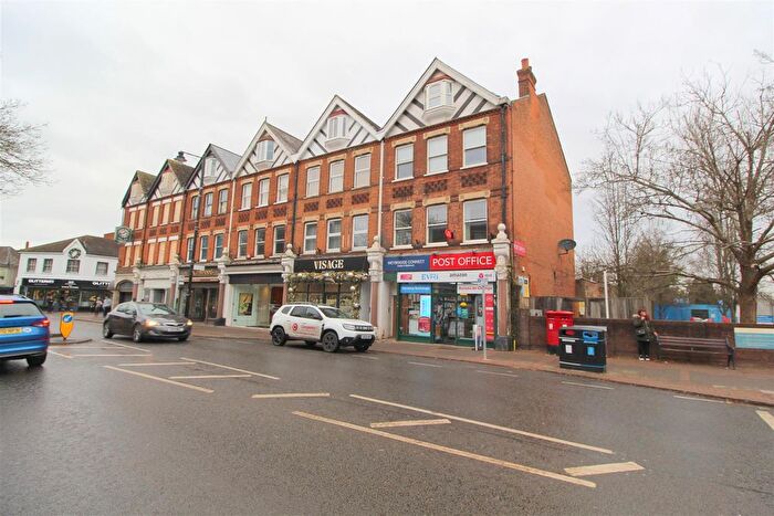 2 Bedroom Flat To Rent In Church Street, Weybridge, KT13