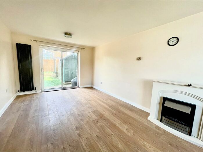 3 Bedroom Property To Rent In Yellow Hundred Close, Dursley, GL11