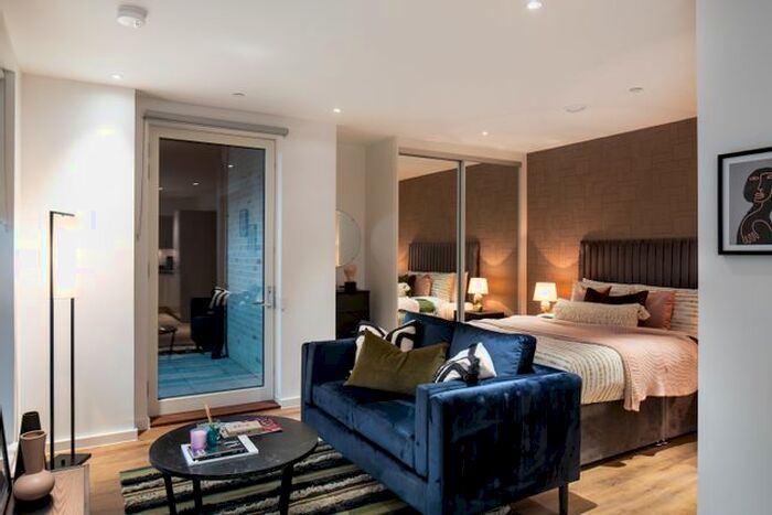 Studio To Rent In Silvertown Way, London, E16