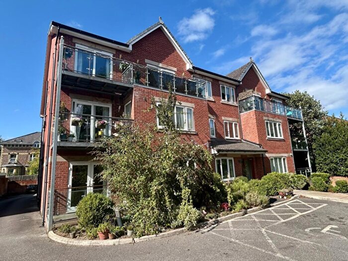 1 Bedroom Apartment For Sale In Cearns Road, Oxton, Merseyside, CH43