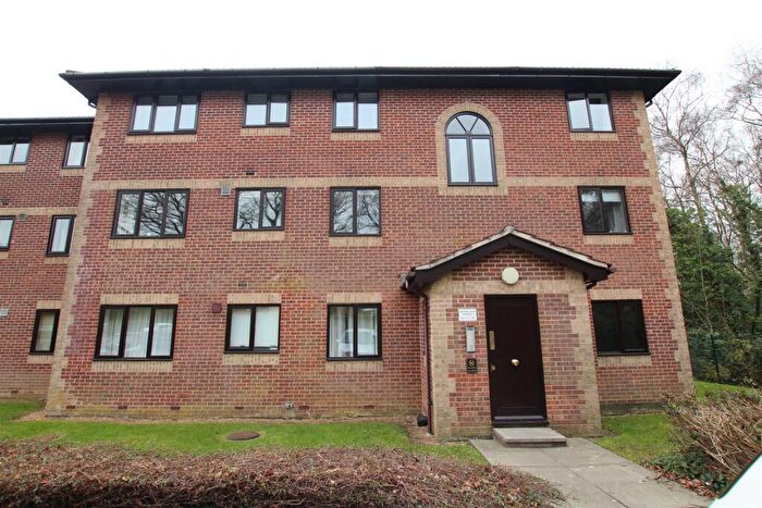 1 Bedroom Flat For Sale In Barrow Down Gardens, Southampton, SO19