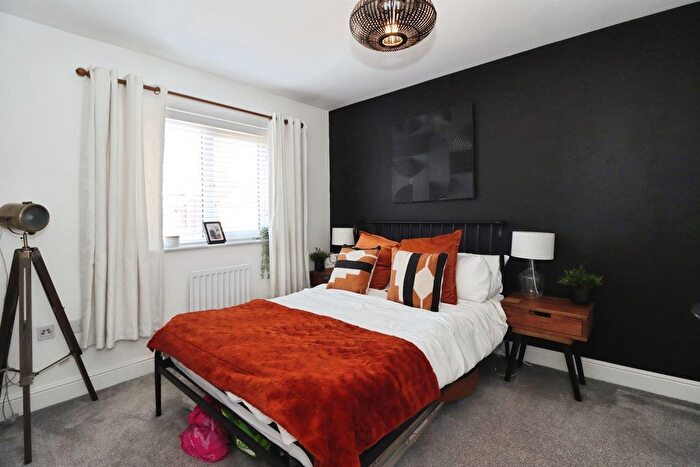3 Bedroom End Terrace House For Sale In Hoopers Walk, Longwell Green, Bristol, BS30