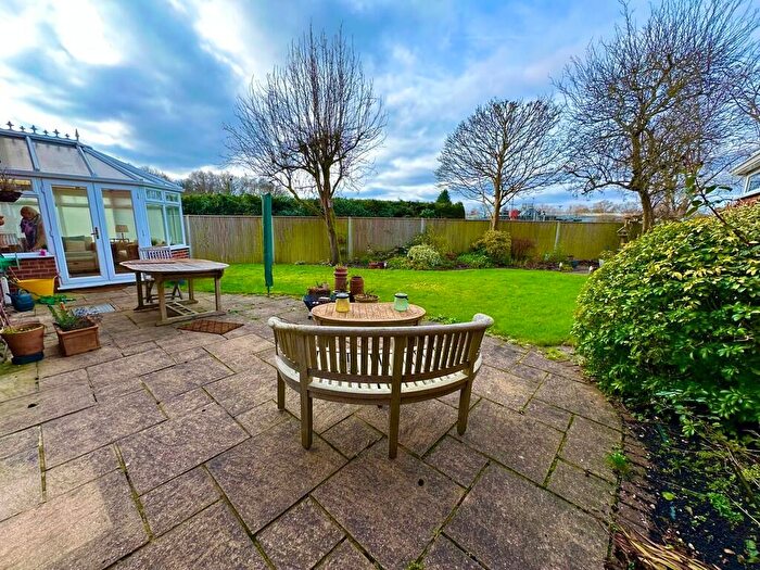 5 Bedroom Detached House For Sale In Stratford Road, Ash Vale, GU12