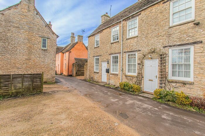 3 Bedroom Cottage For Sale In Chapel Walk, Didmarton, GL9