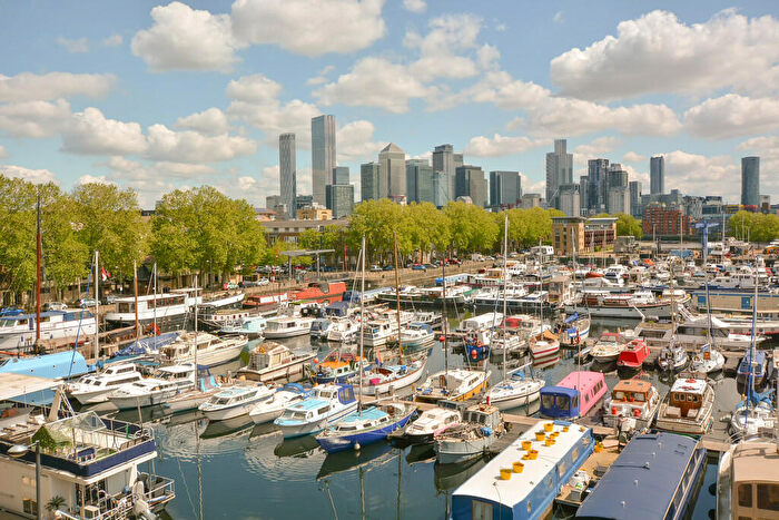 2 Bedroom Apartment To Rent In Rushcutters Court, SE16