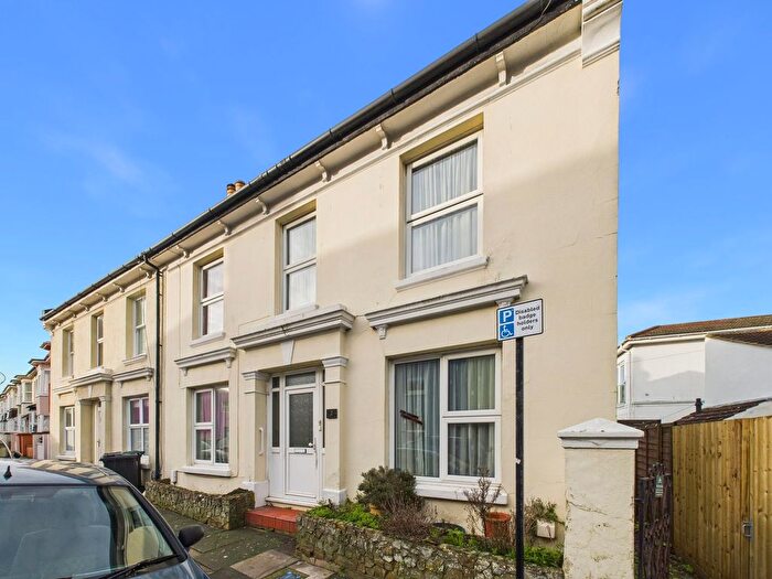 3 Bedroom Semi-Detached House For Sale In Gardener Street, Portslade, BN41