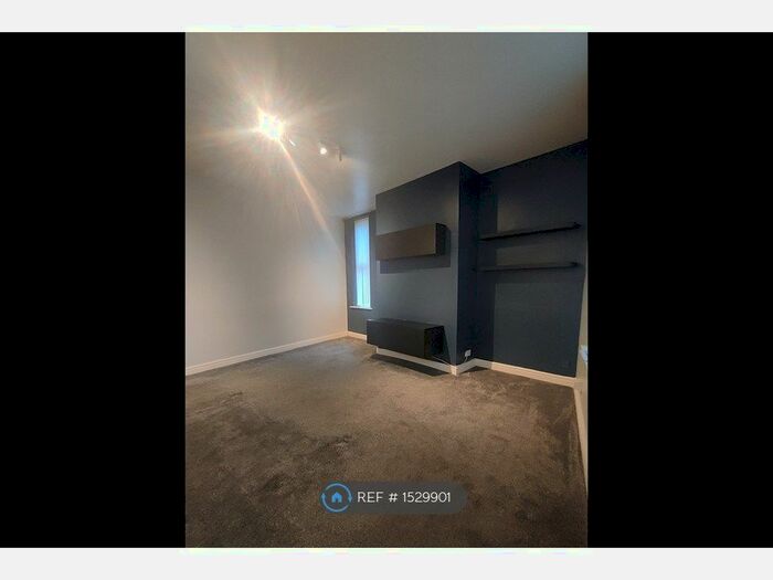 2 Bedroom Terraced House To Rent In Moorside, Cleckheaton, BD19