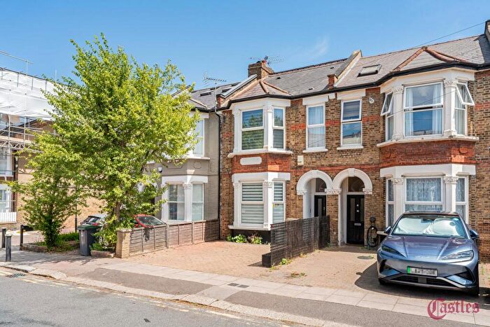 3 Bedroom House For Sale In Whittington Road, N22