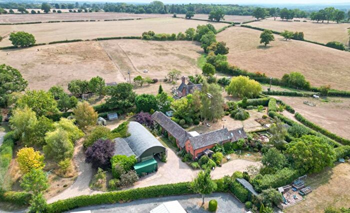 6 Bedroom Detached House For Sale In Copyholt Lane, Lower Bentley, B60