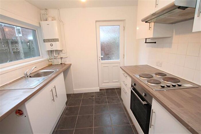 2 Bedroom Terraced House To Rent In Sandringham Villas, HU3