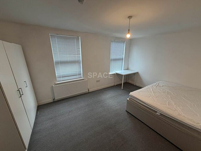 5 Bedroom Terraced House To Rent In Hatherley Road, Reading, RG1