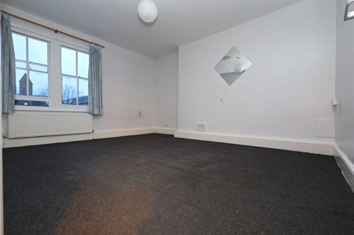 2 Bedroom Flat To Rent In St. James' Road, Surbiton, KT6
