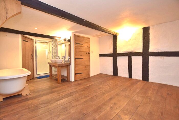 2 Bedroom Flat To Rent In Church Street, Tewkesbury, Gloucestershire, GL20